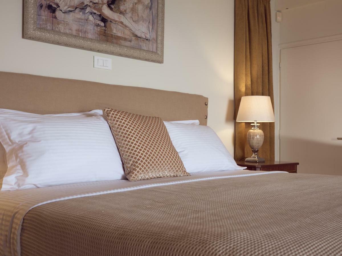 Akrotiri  Golden July Luxury Villa מראה חיצוני תמונה